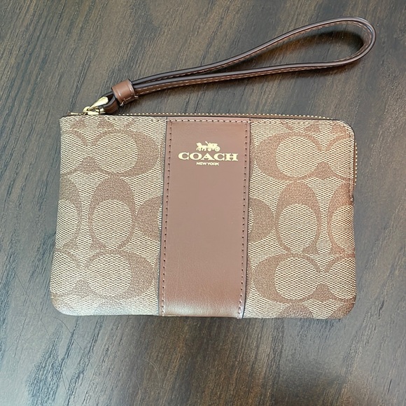 Coach wristlet - Picture 1 of 2